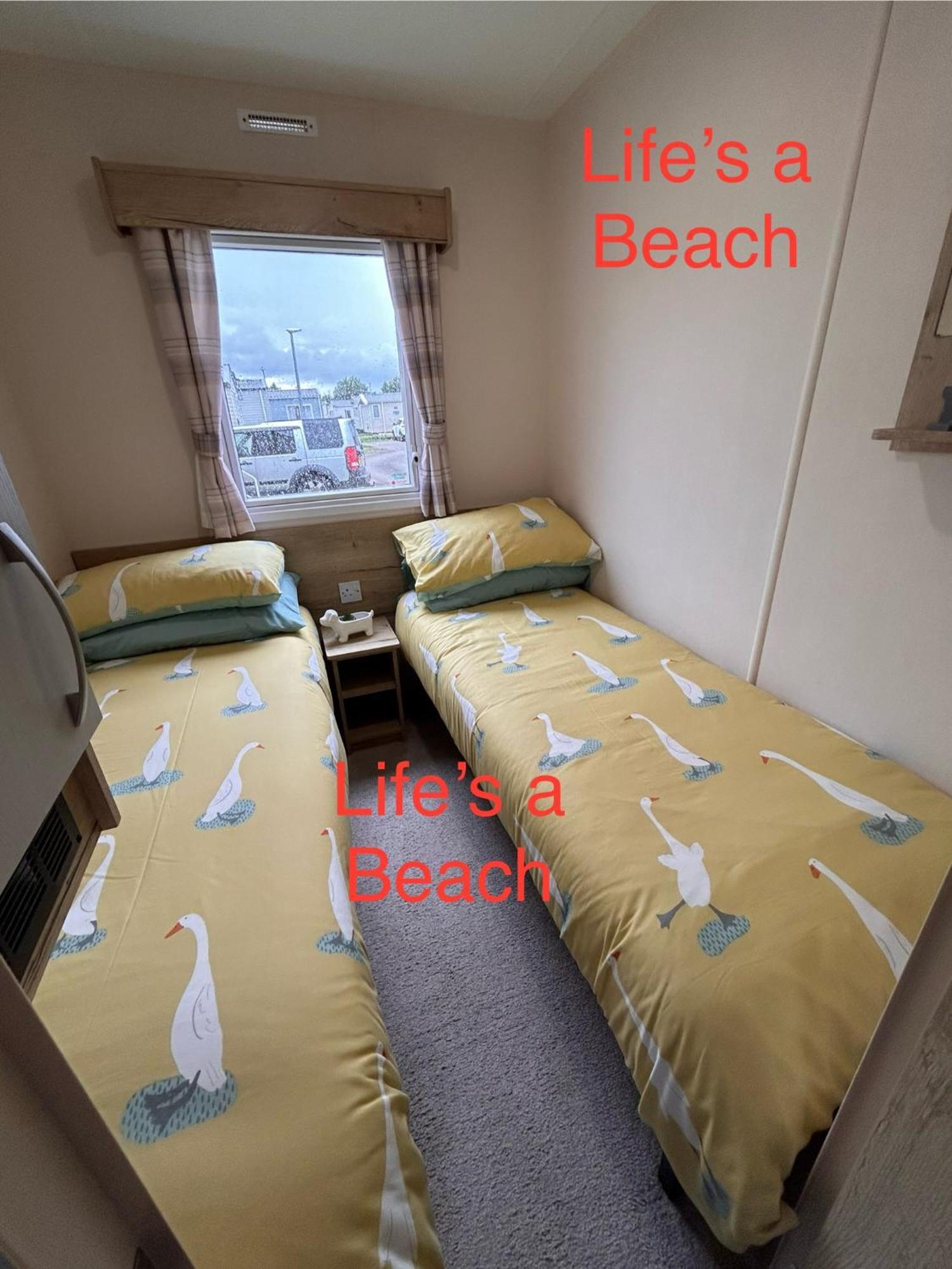 Lifes A Beach On Presthaven Sands Prestatyn Esterno foto