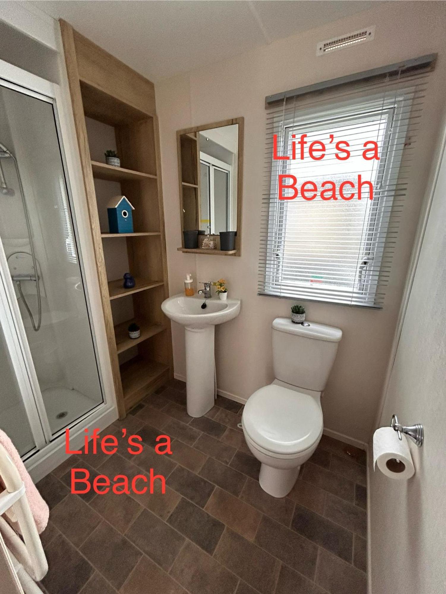 Lifes A Beach On Presthaven Sands Prestatyn Esterno foto